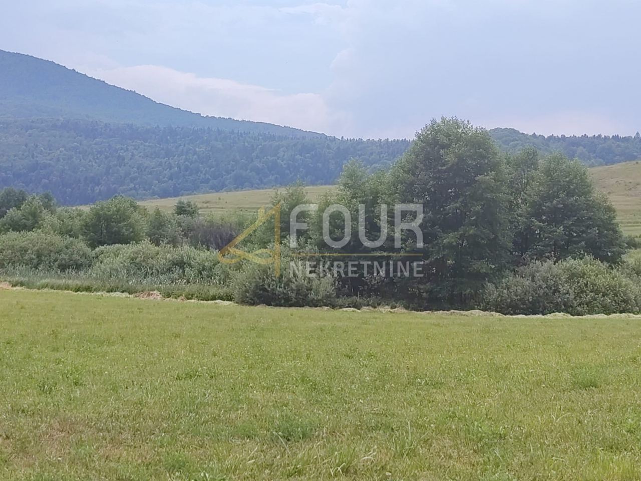Terreno u Plaškiu, 11682m²