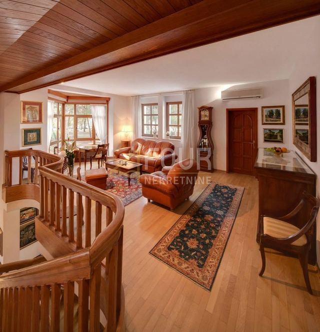 Poslovni Prostor u Puli, 1300m², slika 4
