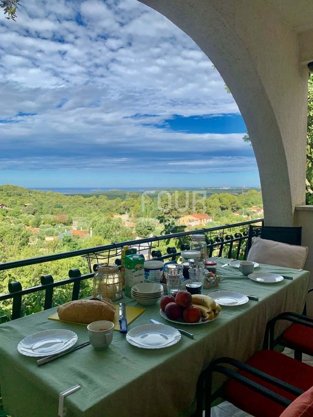 Haus u Rovinju, 109m², 3 sobe