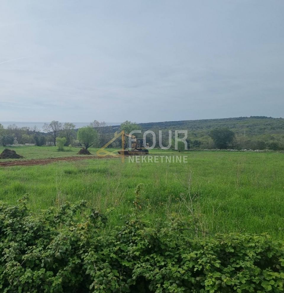 Land u Marčani, 417m²