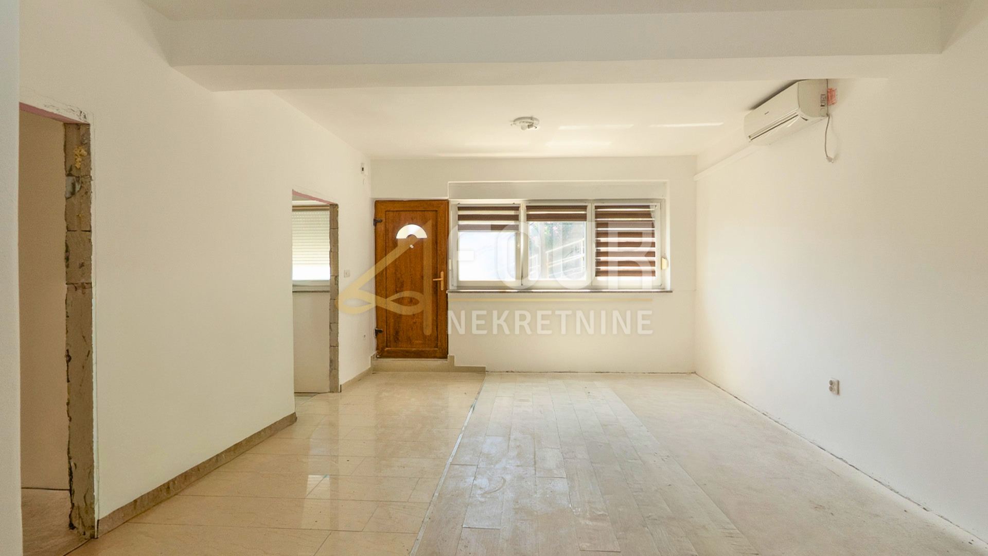 Apartment u Rijeci, 68.7m², 2 sobe