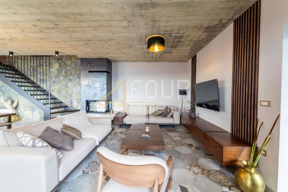 House u Opatiji, 250m², 3 sobe, slika 4