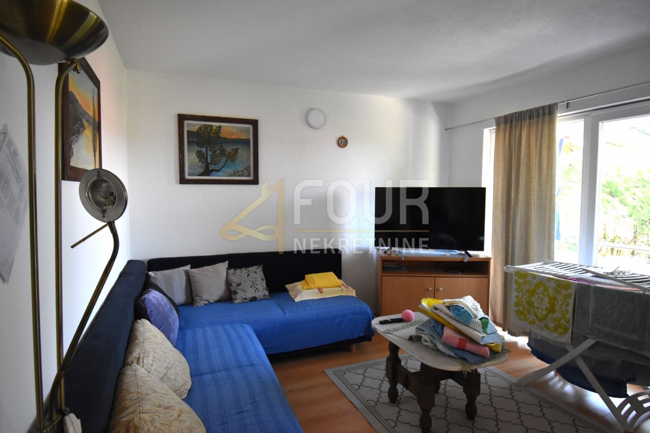 Haus u Novi Vinodolskiu, 345m², 8 soba, slika 2