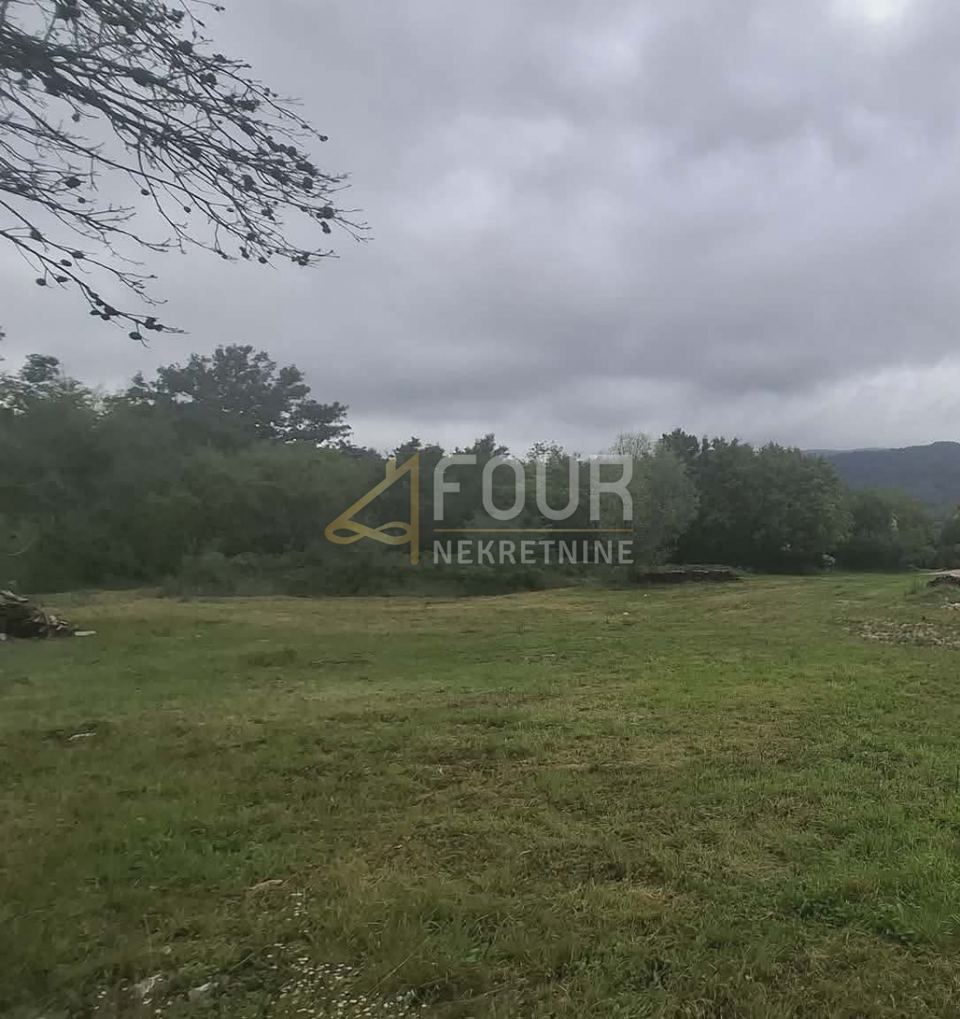 Grundstück u Buzetu, 1718m², slika 2