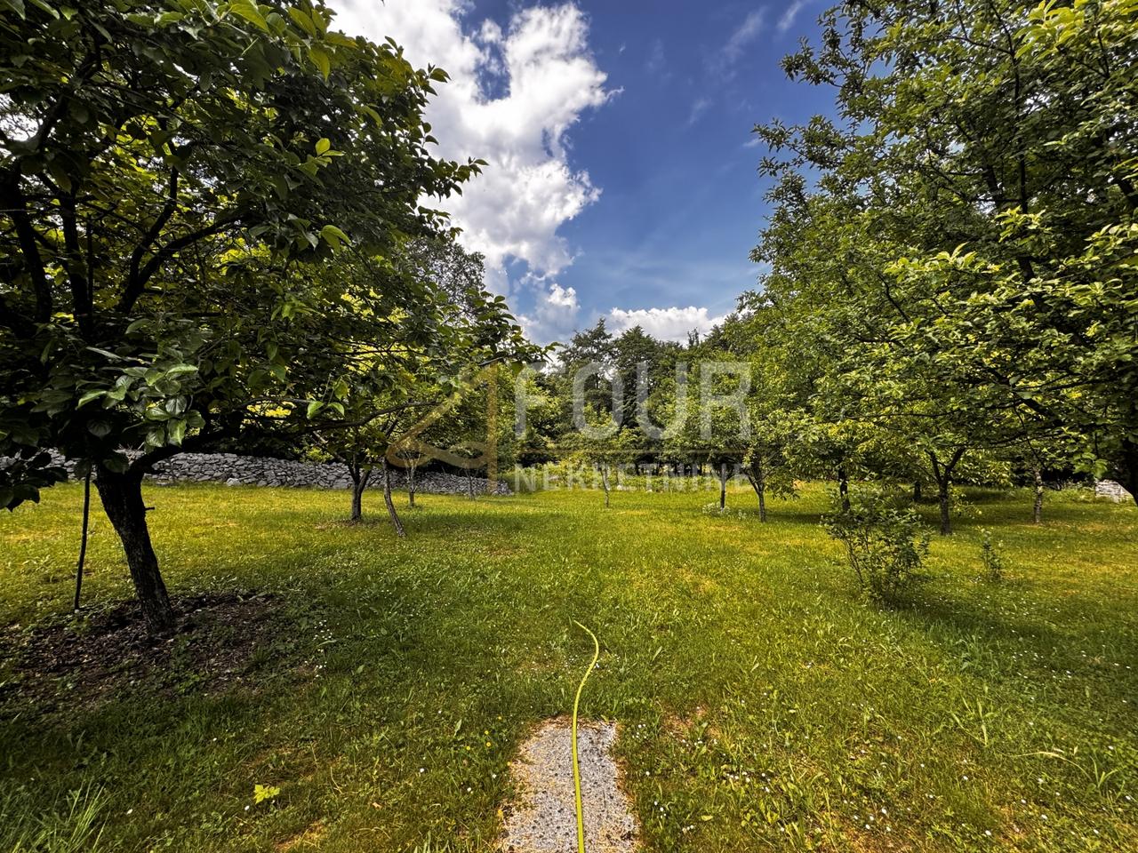 Land u Matuljiu, 2043m²