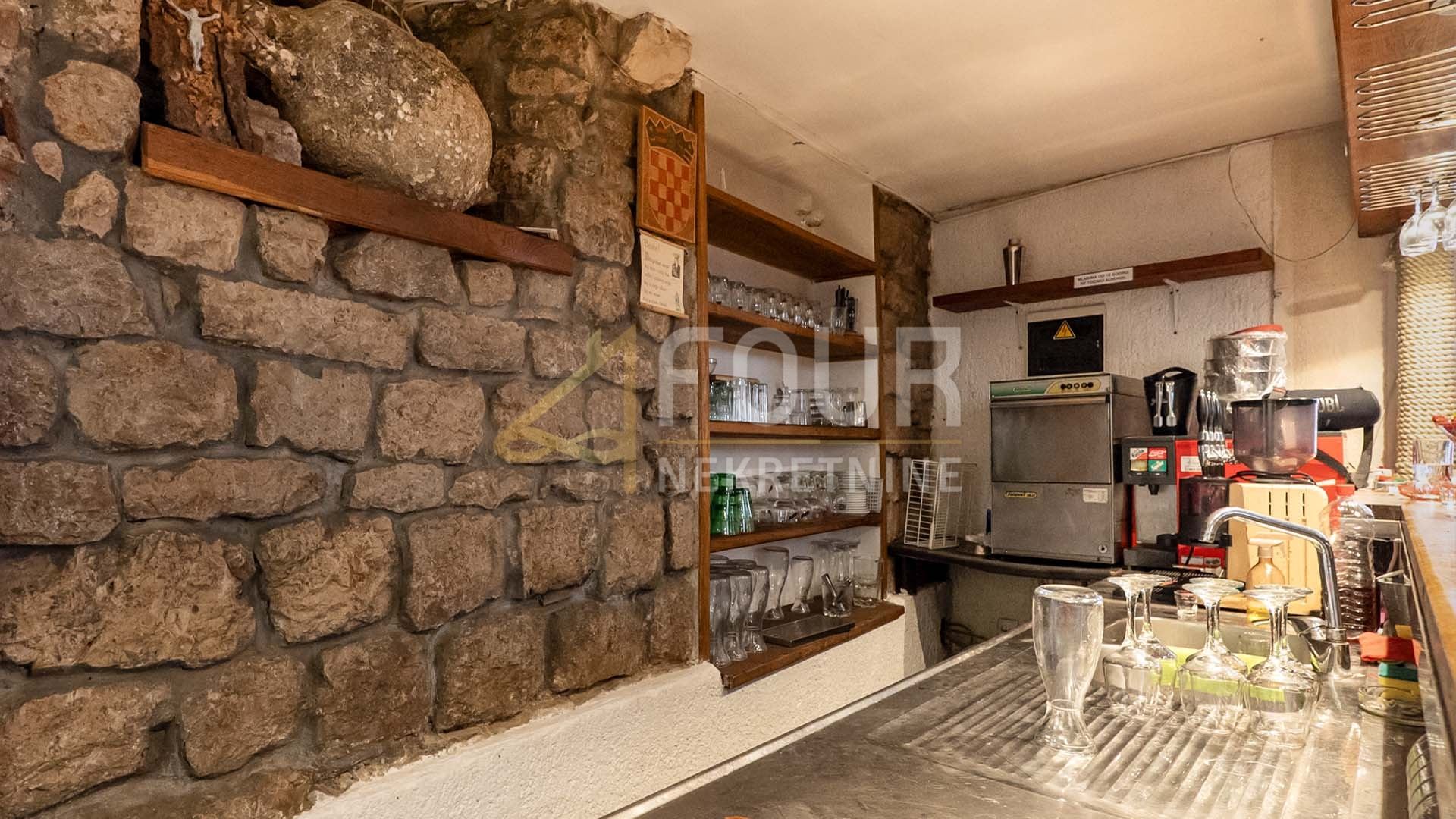 Kuća u Cresu, 588m², 8 soba, slika 4