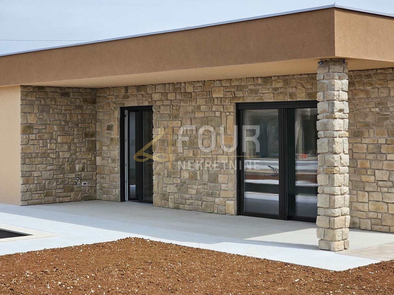 Casa u Parenzo (Poreč)u, 114.8m², 3 sobe, slika 2