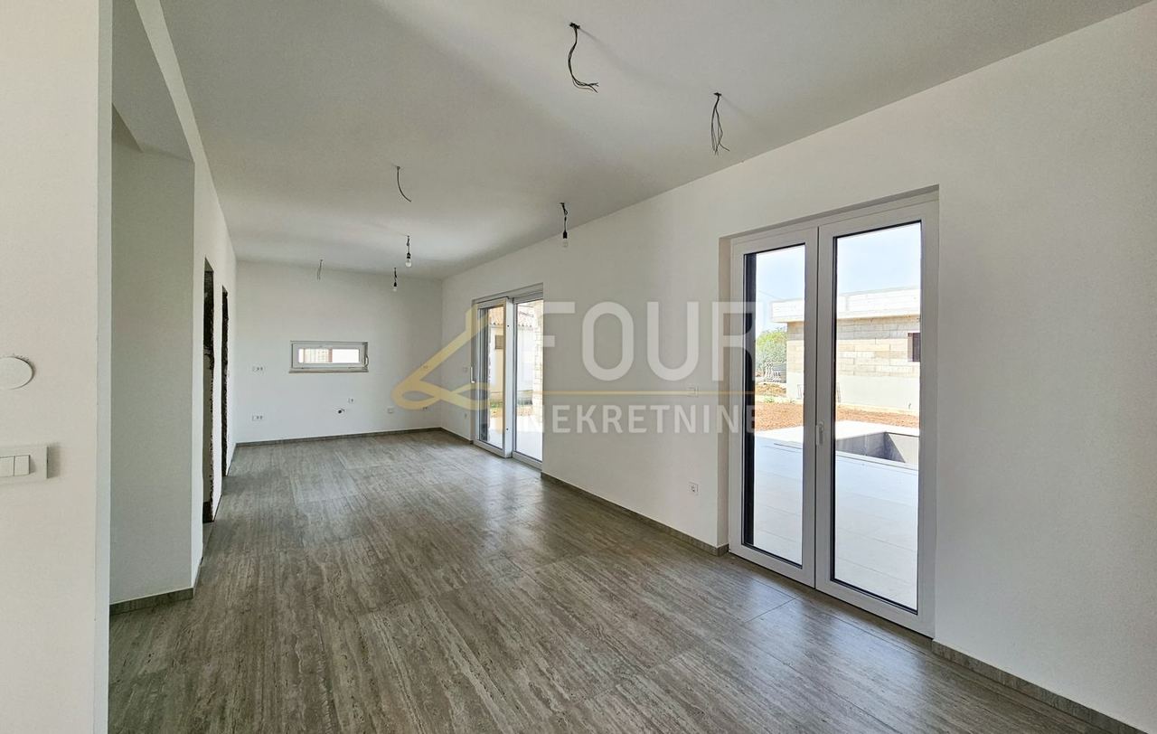 Casa u Parenzo (Poreč)u, 114.8m², 3 sobe, slika 3