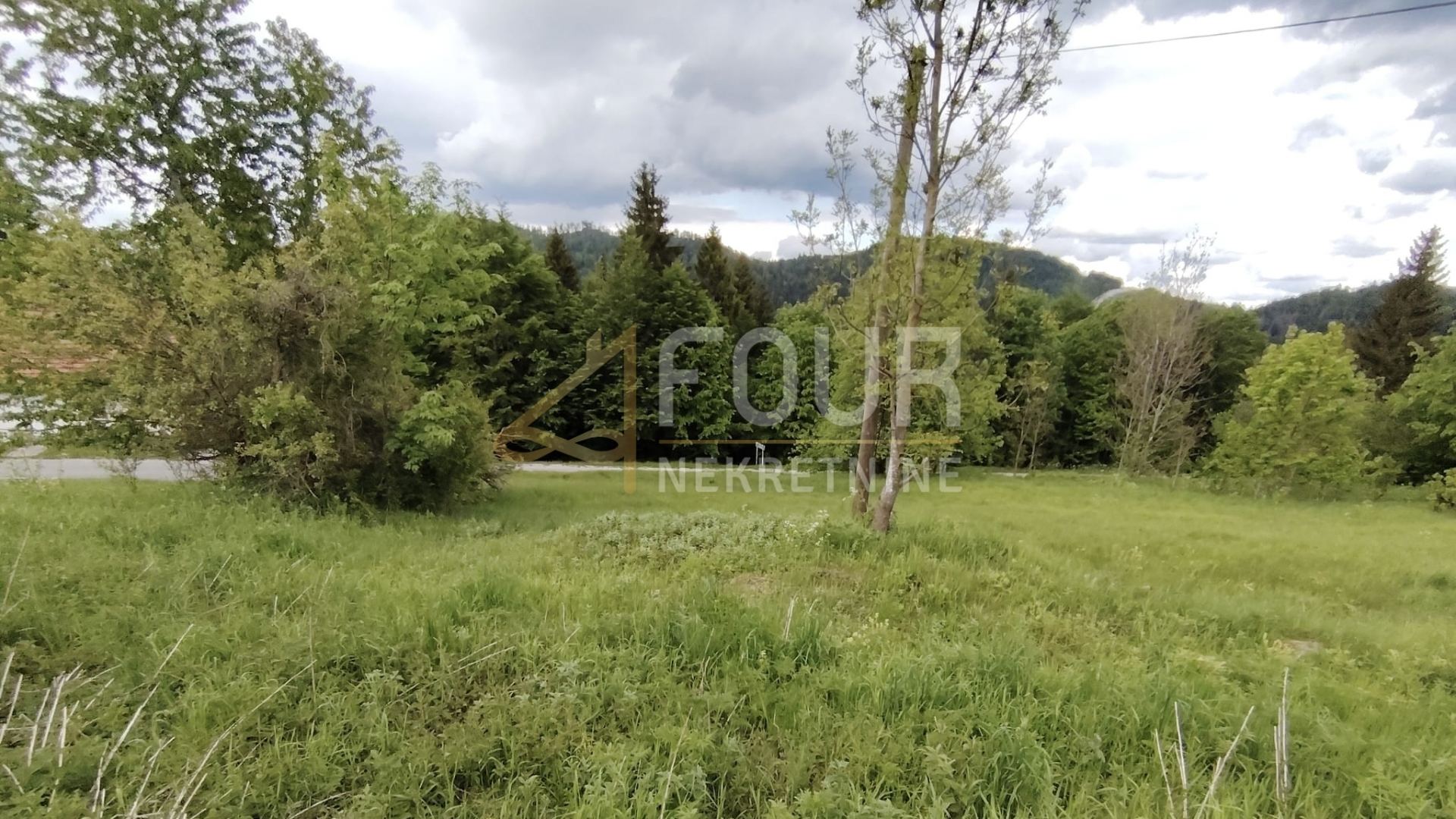 Terreno u Ravna Gori, 650m²