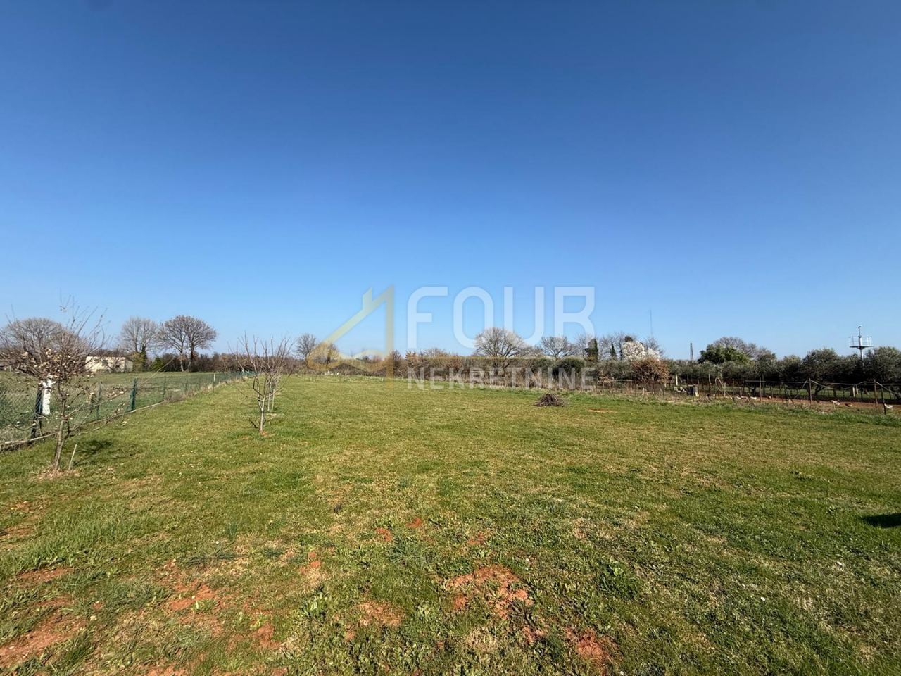 Land u Marčani, 2596m², slika 4