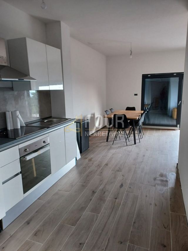 Stan u Novi Vinodolskiu, 51.7m², 1 soba, slika 2