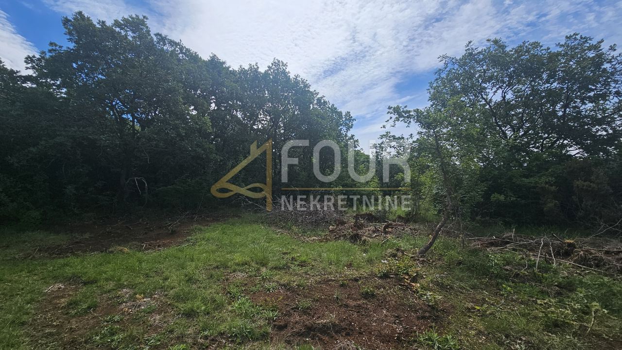 Grundstück u Poličniku, 432m², slika 3