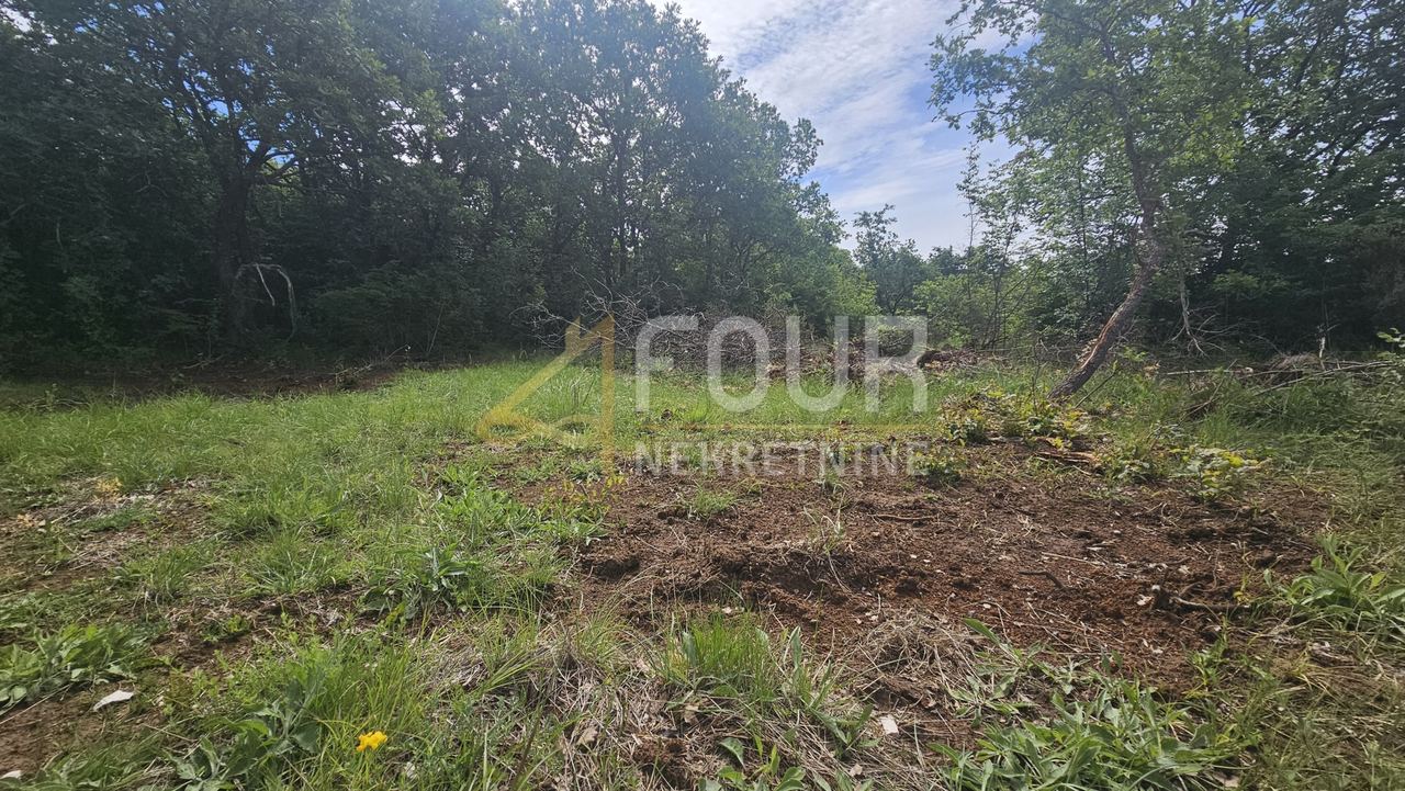 Grundstück u Poličniku, 432m², slika 4