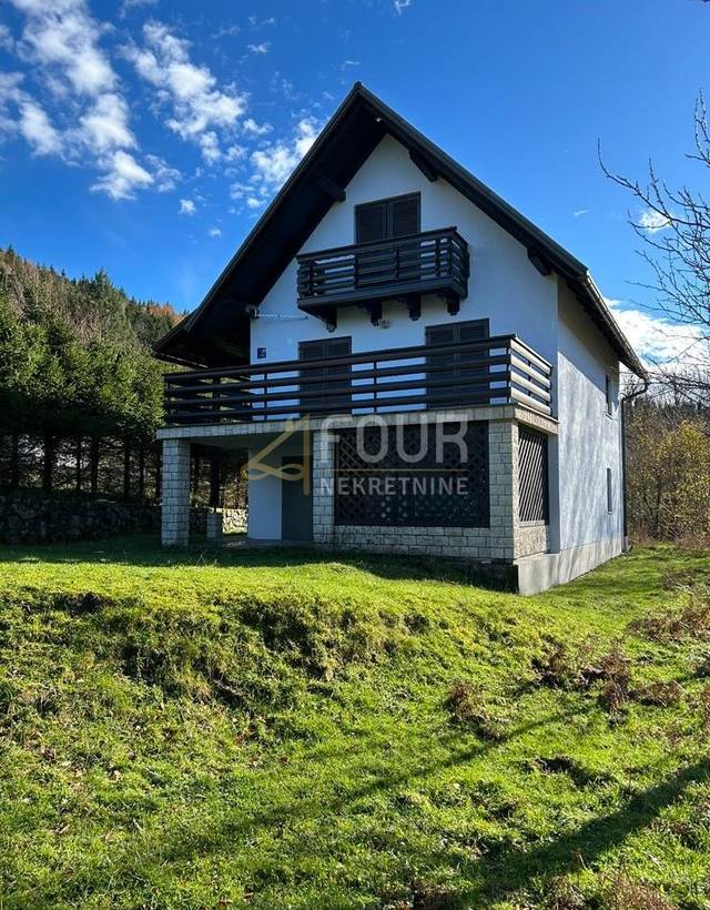 Casa u Delnicama, 184m², 2 sobe