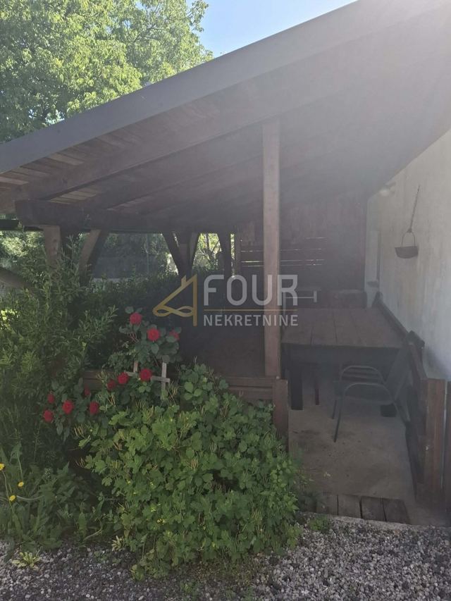 House u Ogulinu, 179m², 4 sobe