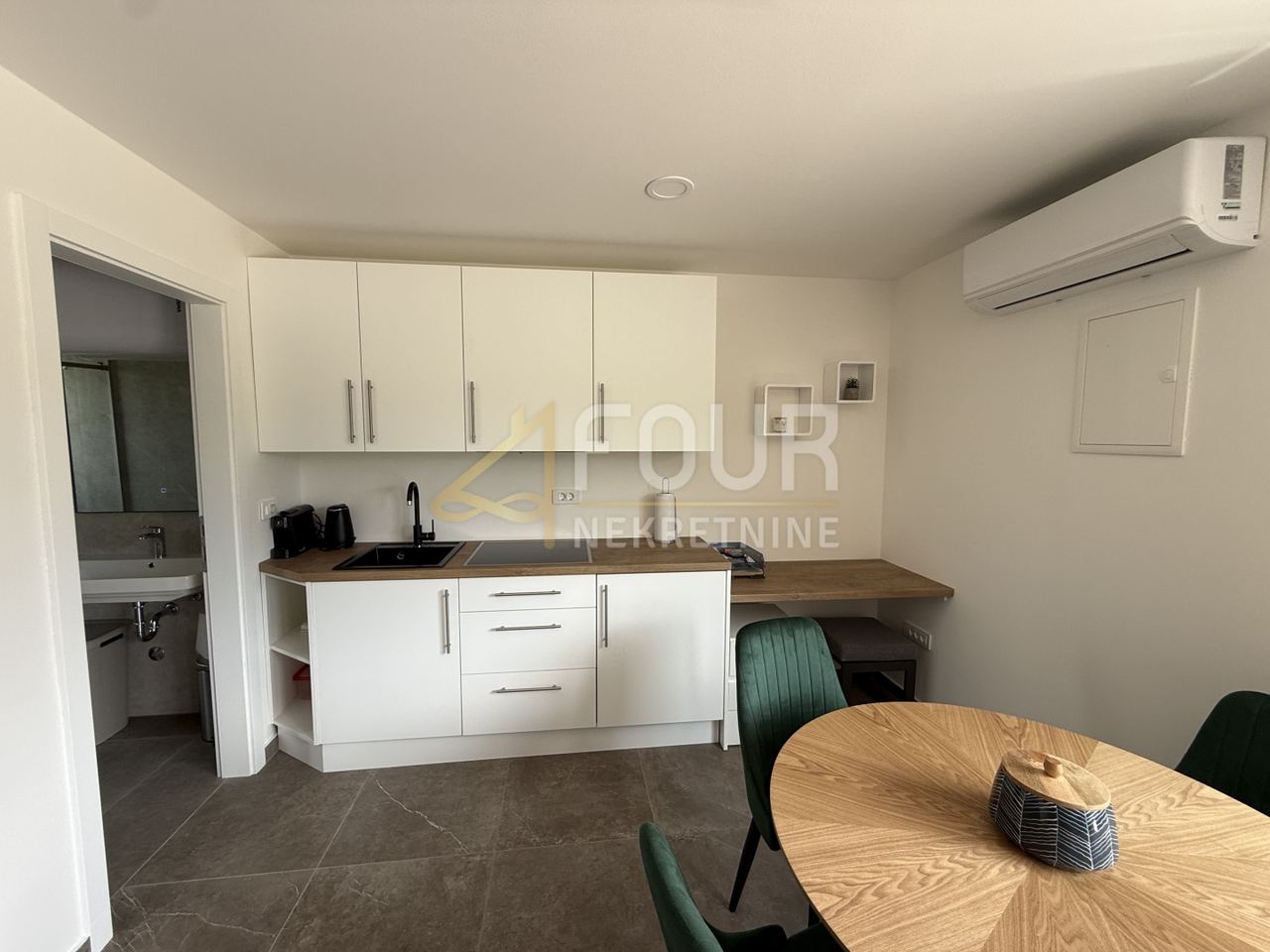 Casa u Sveti Lovreču, 346m², 8 soba, slika 4