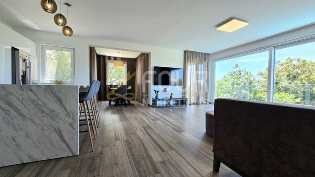 Casa u Bakaru, 292m², 4 sobe, slika 5