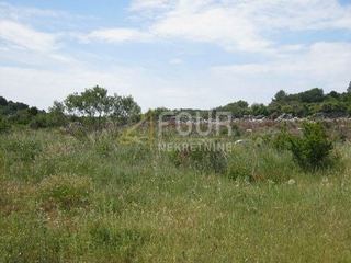 Land u Tkonu, 1166m²