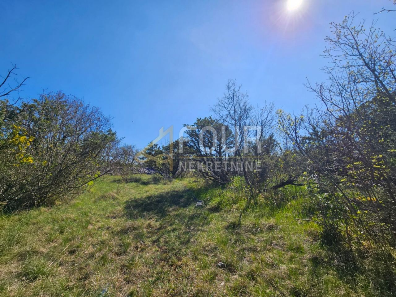 Zemljište u Omišalju, 2070m²
