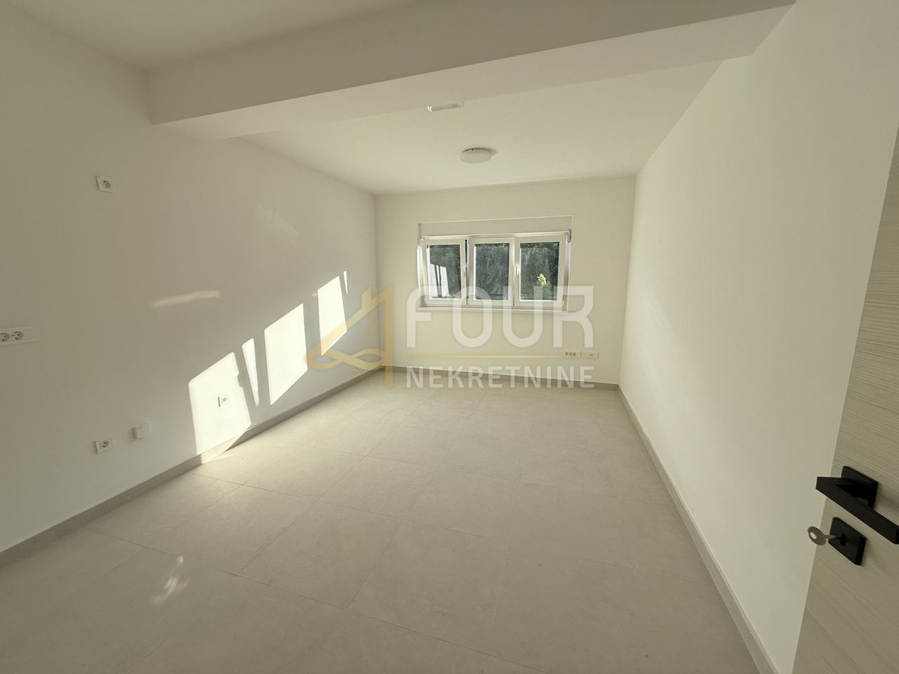 Locale commerciale u Rijeci, 147m², slika 3
