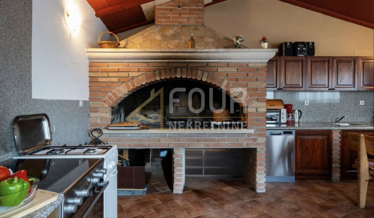 House u Puli, 500m², 9 soba, slika 5