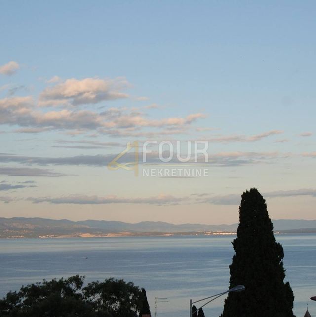 Appartamento u Opatiji, 90m², 2 sobe