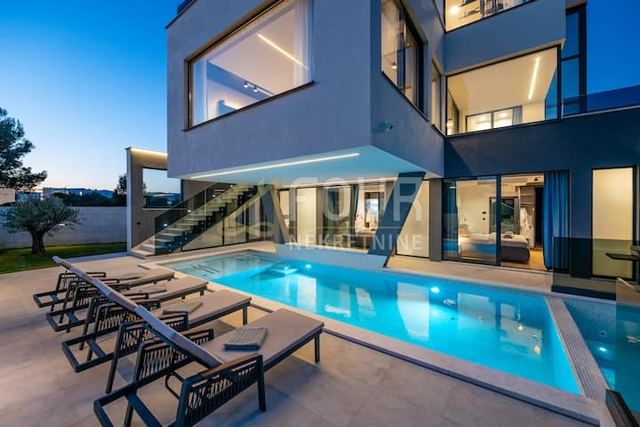Casa u Medulinu, 440m², 4 sobe, slika 3