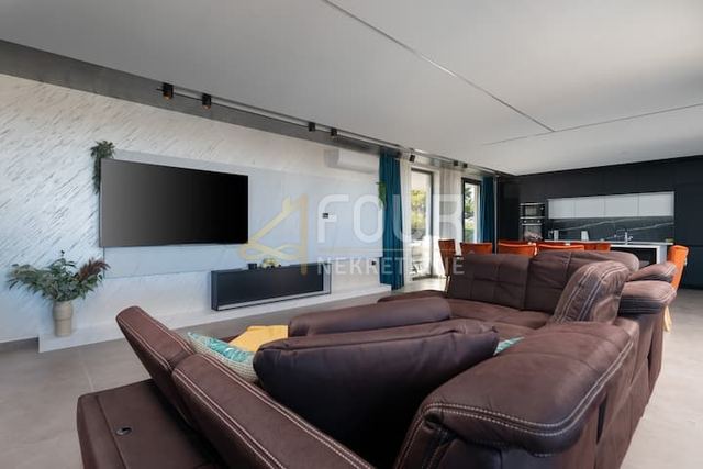 Casa u Medulinu, 440m², 4 sobe, slika 5