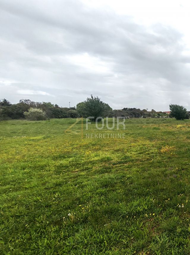 Terreno u Puli, 601m²