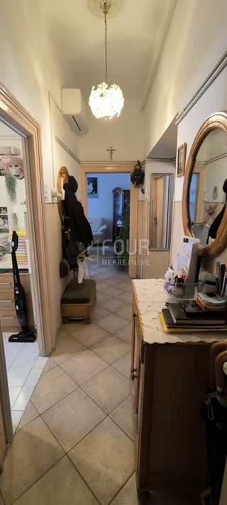 Stan u Puli, 56.15m², 1 soba, slika 5