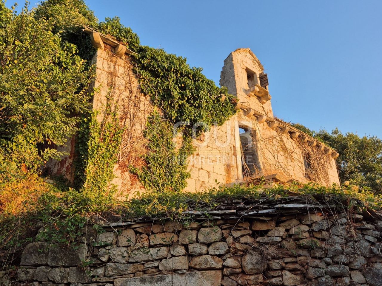 Kuća u Nerežišći, 180m², 1 soba