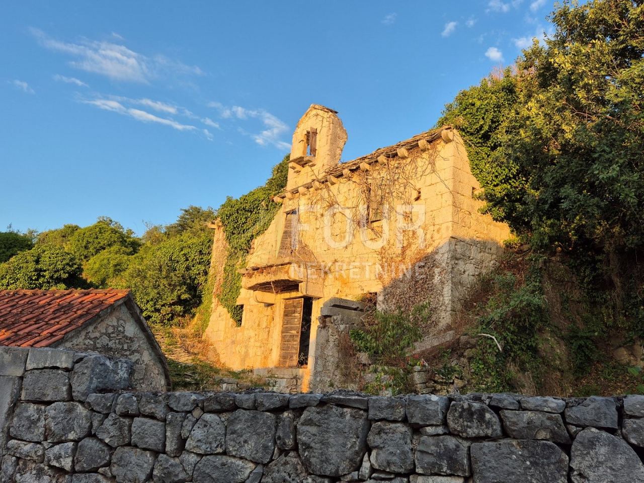 Haus u Nerežišći, 180m², 1 soba, slika 2