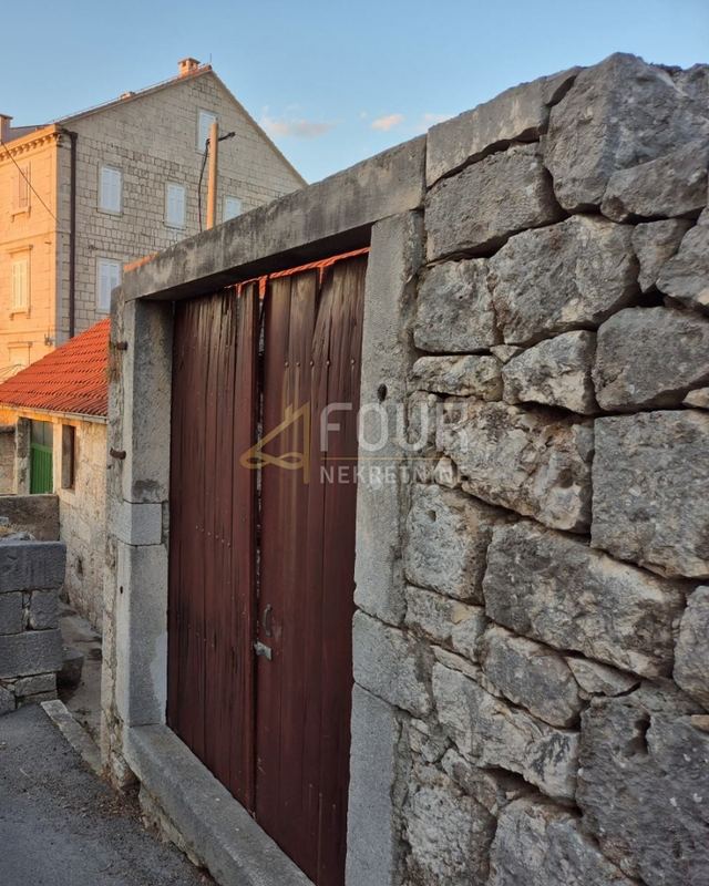 Haus u Nerežišći, 180m², 1 soba, slika 3