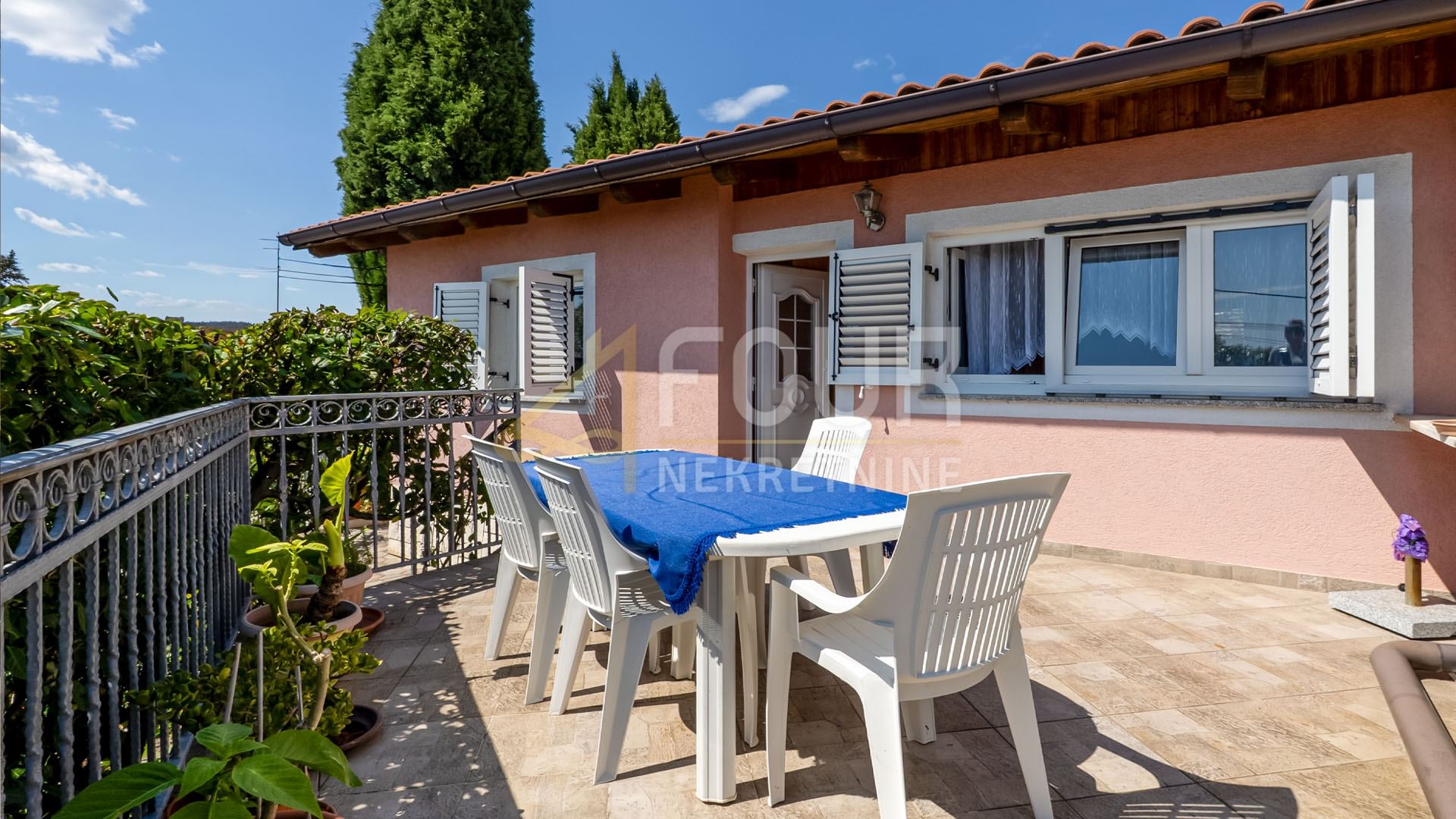 Haus u Rijeci, 94m², 2 sobe