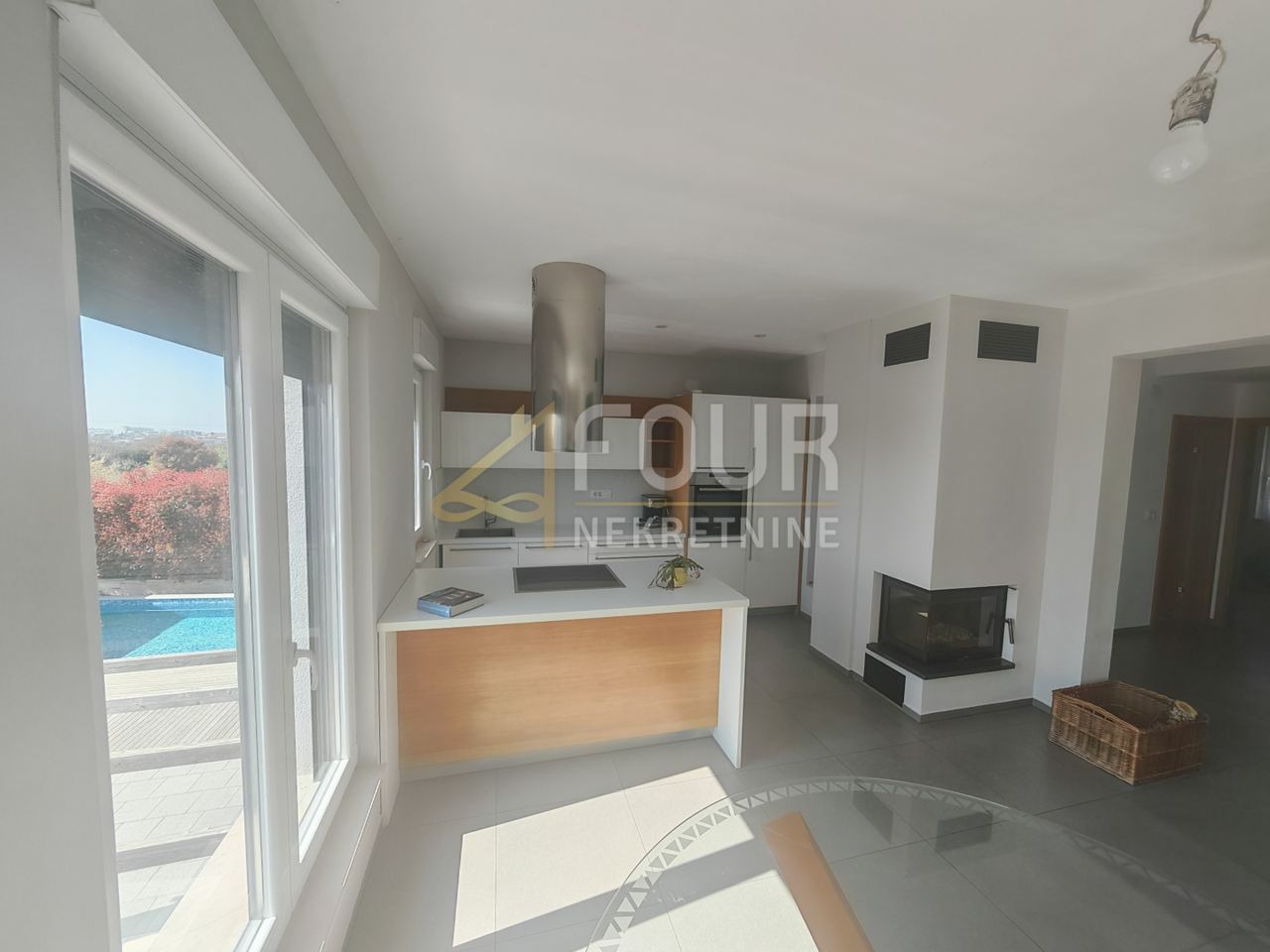 Haus u Puli, 336m², 3 sobe, slika 4