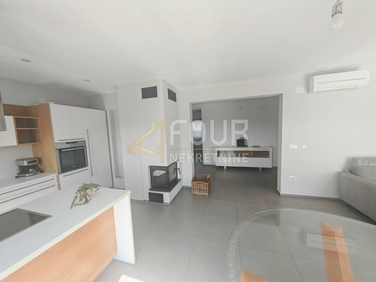 Haus u Puli, 336m², 3 sobe, slika 5
