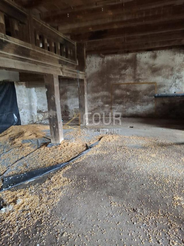Haus u Popovcu, 819m²