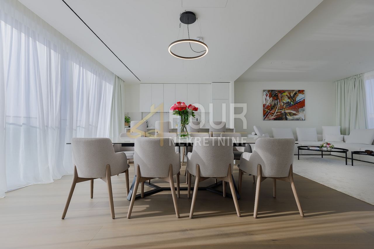 House u Umagu, 455.38m², 4 sobe, slika 2