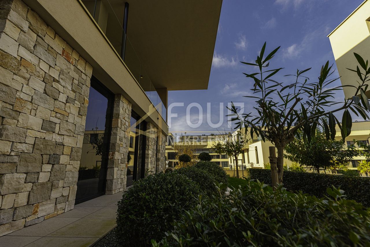 House u Umagu, 328.88m², 3 sobe, slika 4