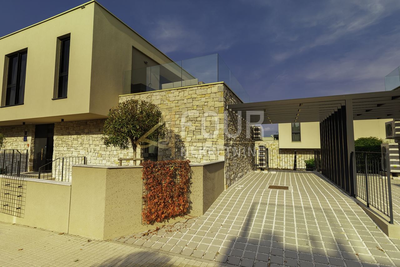 House u Umagu, 262.74m², 2 sobe