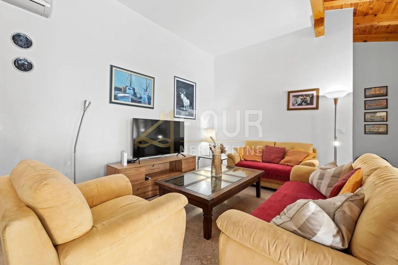 Casa u Kanfanaru, 210m², 5 soba, slika 2