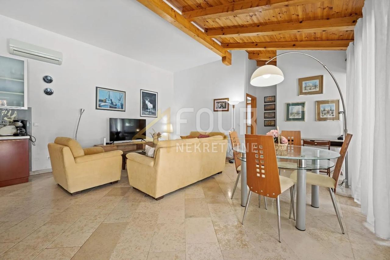 Casa u Kanfanaru, 210m², 5 soba, slika 3