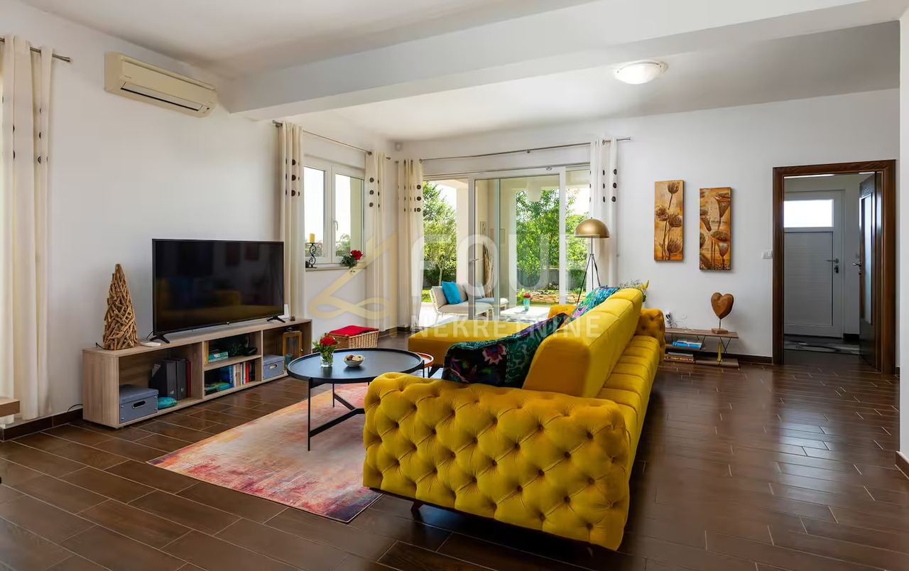 House u Rovinju, 140m², 3 sobe, slika 3