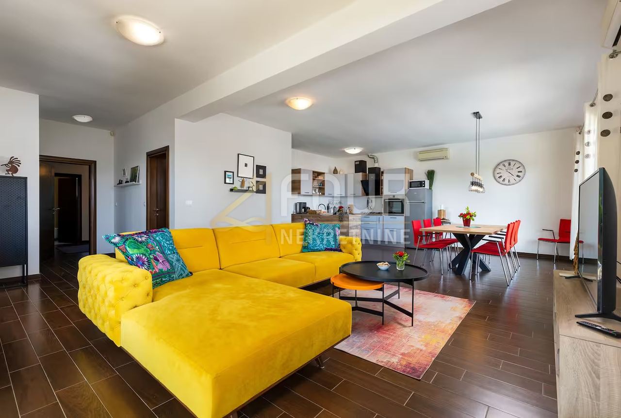 House u Rovinju, 140m², 3 sobe, slika 4
