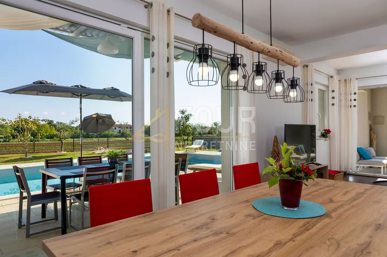 House u Rovinju, 140m², 3 sobe, slika 5