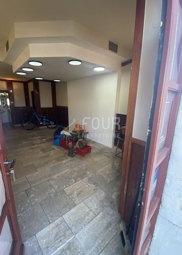 Locale commerciale u Parenzo (Poreč)u, 40m², slika 2