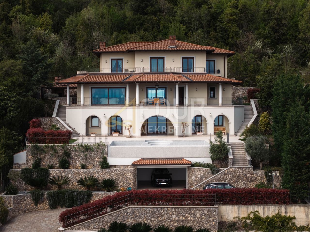 Haus u Opatiji, 508m², 4 sobe, slika 2