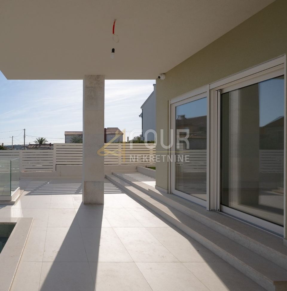 Kuća u Ližnjanu, 177m², 2 sobe, slika 2