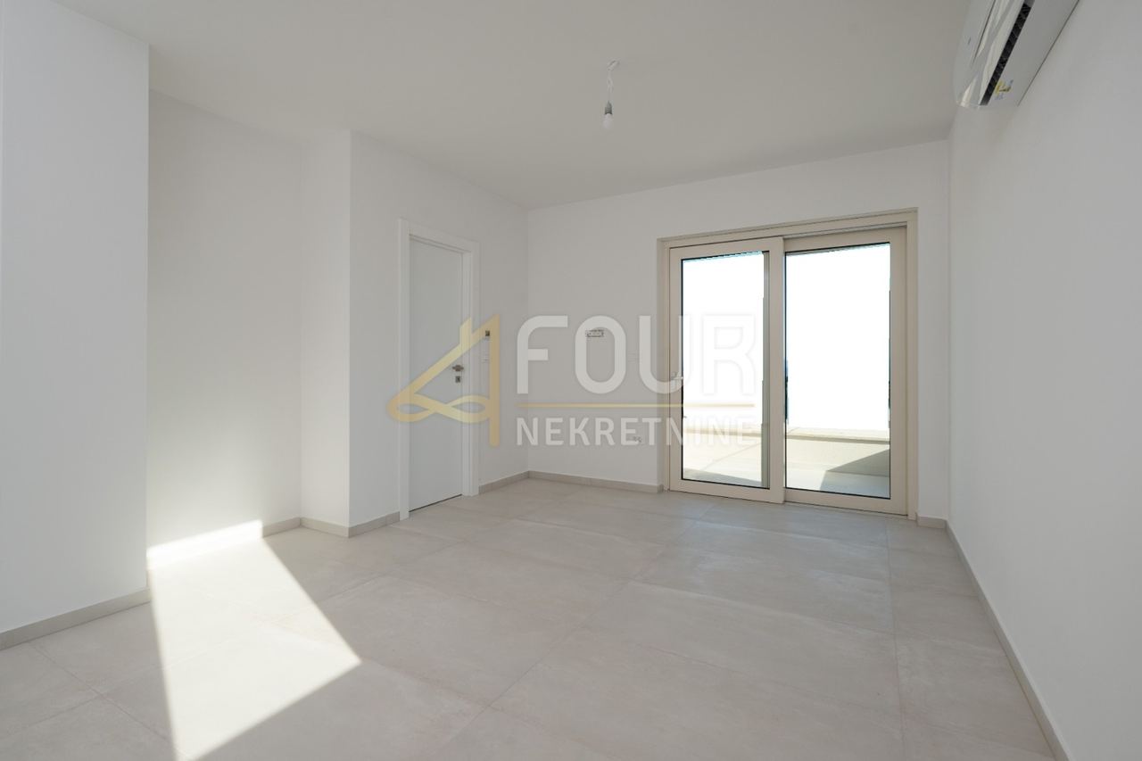 Kuća u Ližnjanu, 177m², 2 sobe, slika 4