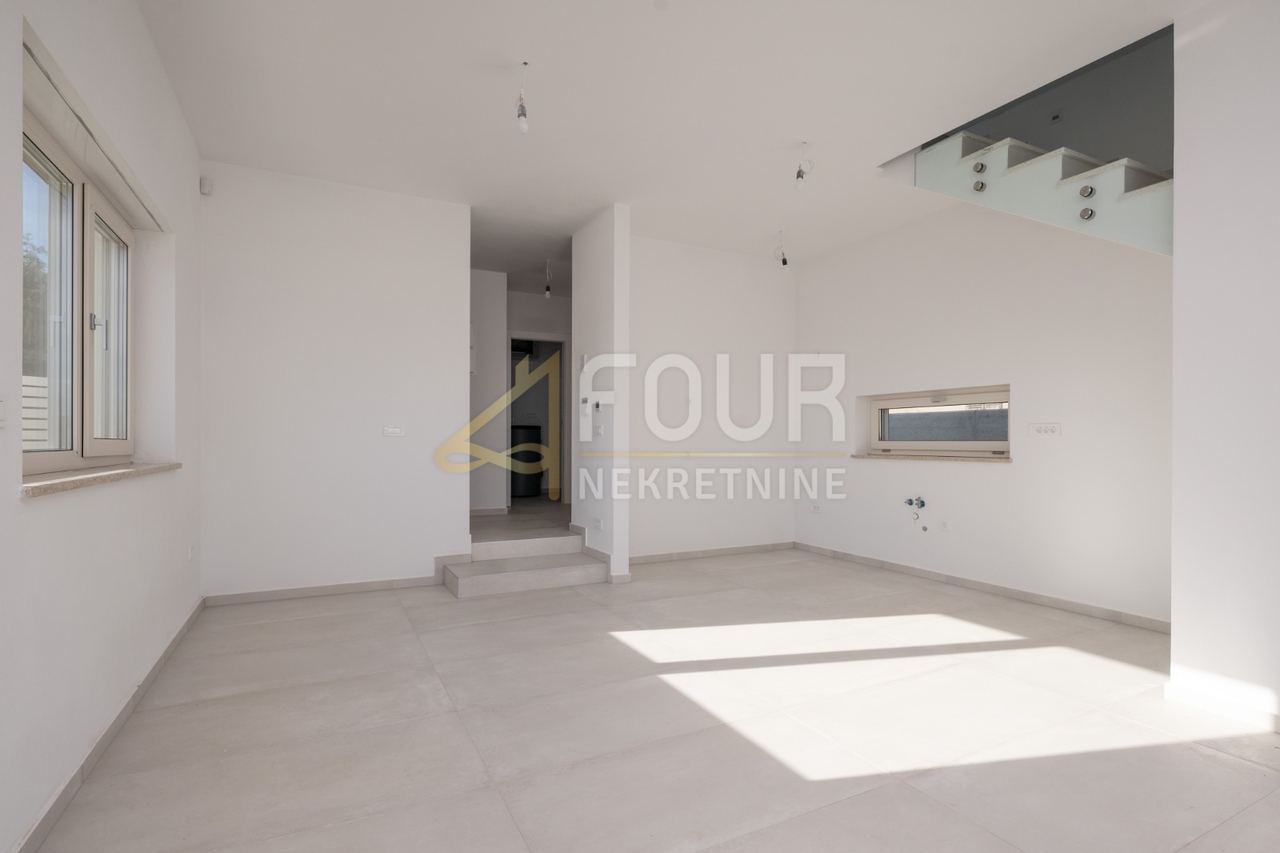 Kuća u Ližnjanu, 177m², 2 sobe, slika 5